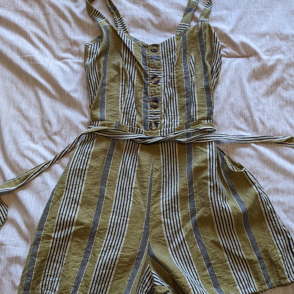 Striped Romper - Picture 4 of 7